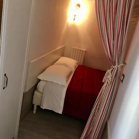 L'arquele * Noci